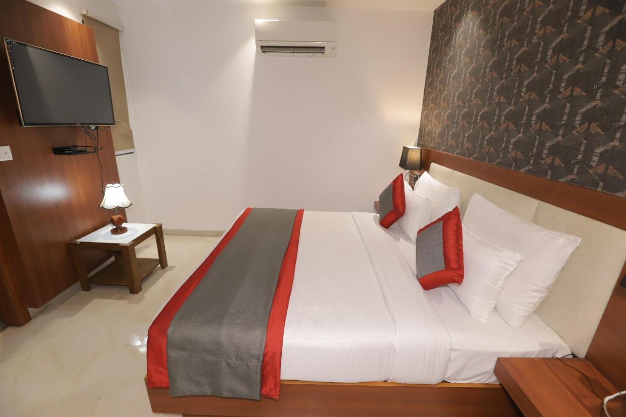 Nh Skye Suites New Delhi Exterior photo