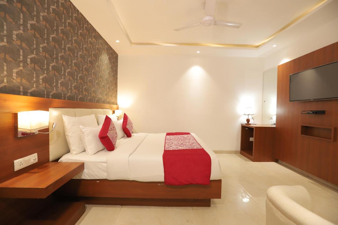 Nh Skye Suites New Delhi Exterior photo