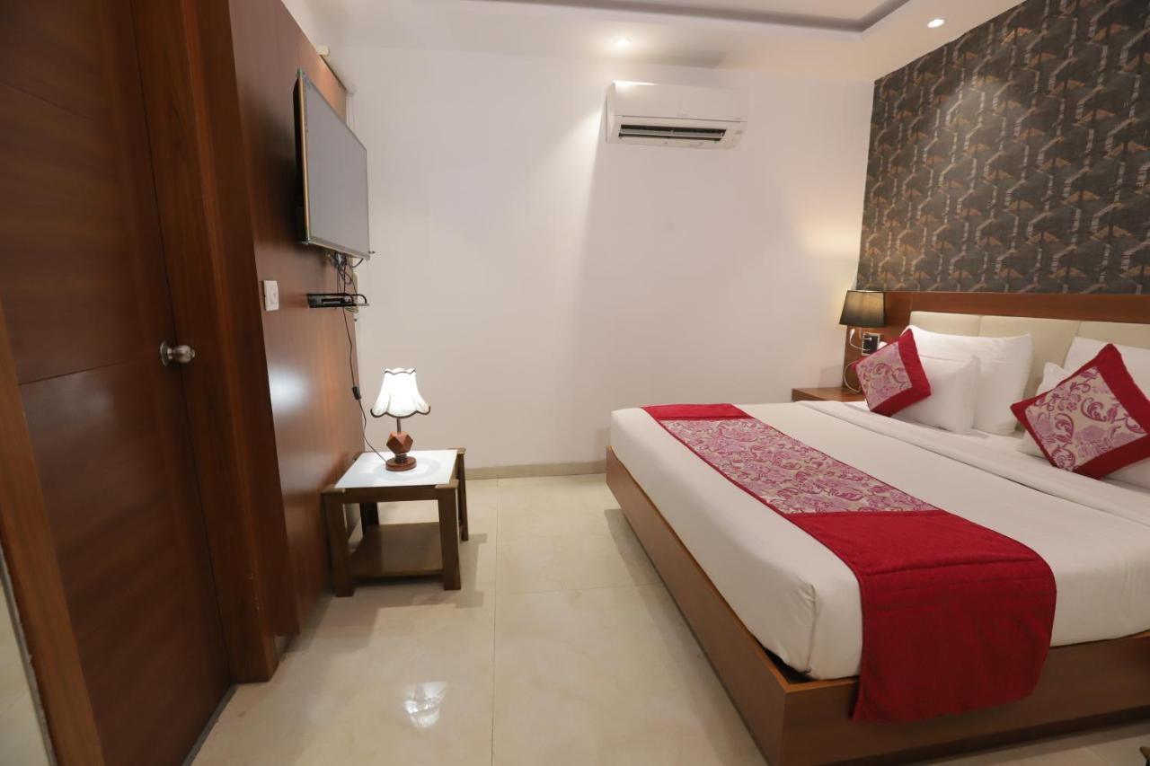 Nh Skye Suites New Delhi Exterior photo