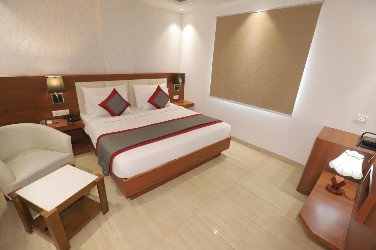 Nh Skye Suites New Delhi Exterior photo